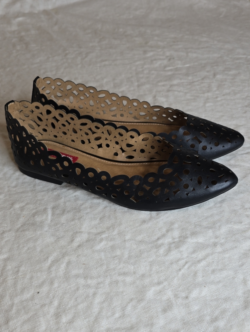 UNIONBAY Black Laser-Cut Scalloped Pointed Toe Flats